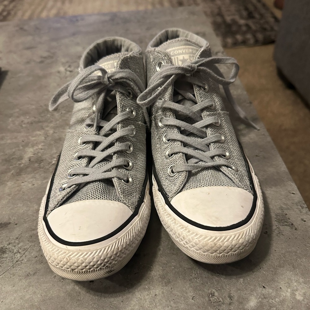 Converse shoes - Picture 2 of 7